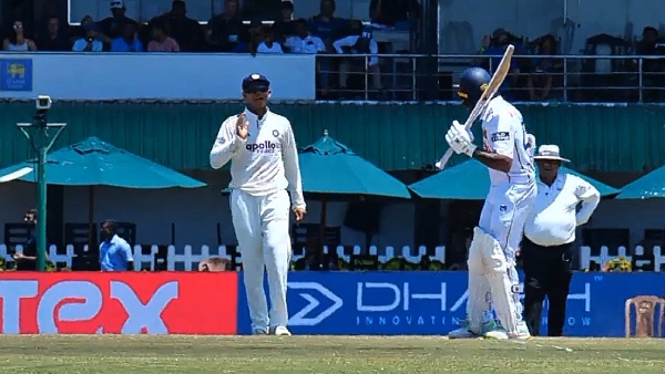 Indian Cricketer Yashasvi Jaiswal Sledges Niroshan Dickwella With IPL Offer in Galle Test Video Goes Viral Indian Cricketer Yashasvi Jaiswal Sledges Niroshan Dickwella With IPL Offer in Galle Test Video Goes Viral