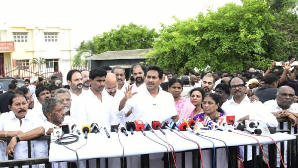 kurnool-jail-superintendent-venu-gopal-reddy-reacts-to-ys-jagan-s-insult-allegations-here-the-deta kurnool-jail-superintendent-venu-gopal-reddy-reacts-to-ys-jagan-s-insult-allegations-here-the-deta