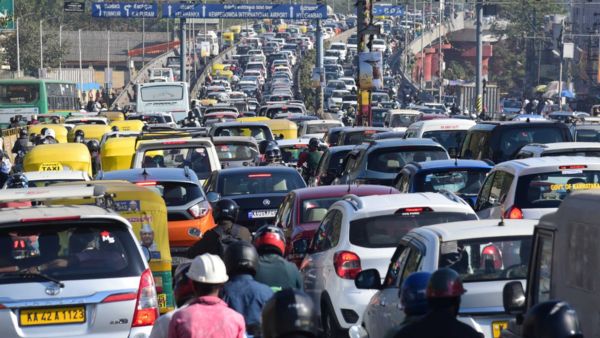 Bengaluru Traffic Gridlock Hits School Kids 5 Km Distance Takes 2 5 Hours on Varthur Main Road