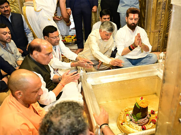 chandrababu praises modi at Seva Sankalp Abhiyan in Varanasi speaks about Ram Janmabhoomi to Operation Sindoor chandrababu praises modi at Seva Sankalp Abhiyan in Varanasi speaks about Ram Janmabhoomi to Operation Sindoor