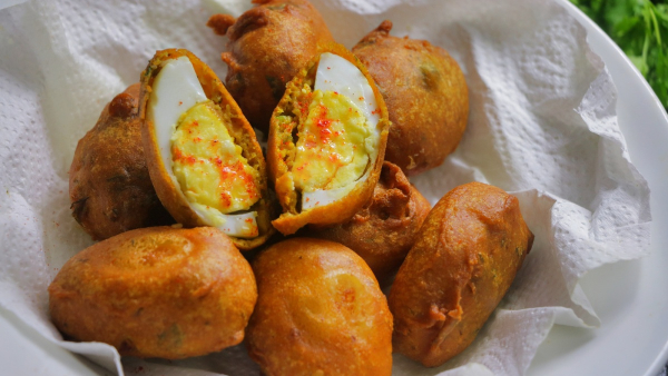 Crispy Egg bonda Recipe - Know how to make Street Style Egg bonda at Home with simple ingredients