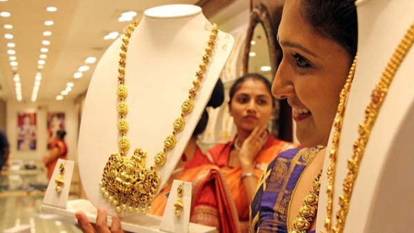 Gold Slides 0 94 percent as Middle East Tensions Oil Rise and Strong Dollar Fed s policy Pressure