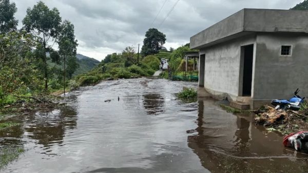 Heavy Rains and Landslides Batter Kerala as Flash Floods Claim Five Lives in Malappuram and Idukki Heavy Rains and Landslides Batter Kerala as Flash Floods Claim Five Lives in Malappuram and Idukki