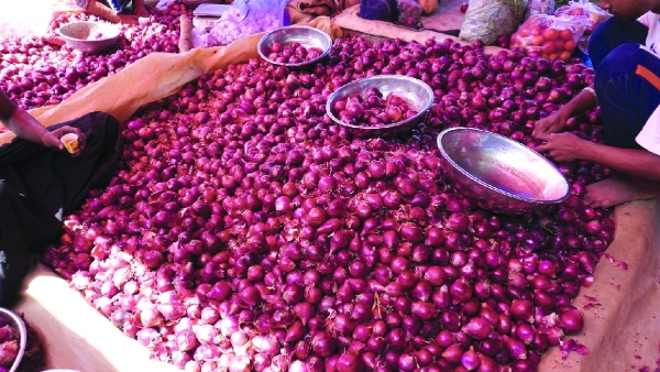 Onion prices are skyrocketing to Rs 70 per kg due to supply shortages and disrupted supply chains Onion prices are skyrocketing to Rs 70 per kg due to supply shortages and disrupted supply chains