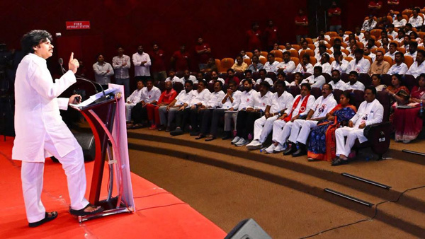 Janasena Chief Pawan Kalyan sensational decision over contesting in local body Elections clear directions for party