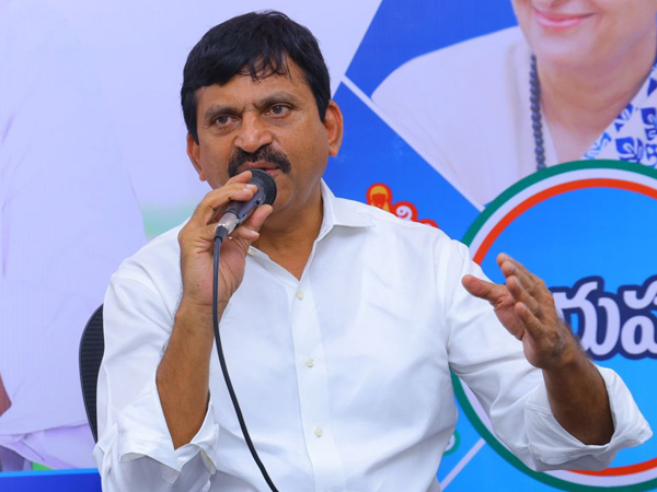 Ponguleti Srinivasa Reddy Targets KCR Family Over Land Holdings Controversy reveals the details with documents