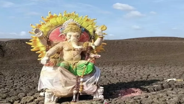 Rayalaseema is in the grip of drought situation Vinayaka idols were left without immersion no water