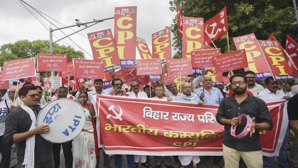 SIR Row Indian Express Investigation Raises Questions Over Bulk Form 7 Objections to Voter Names