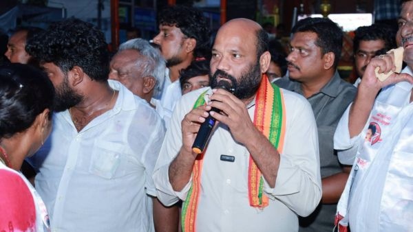 TDP MLA Yarlagadda Venkatrao Slams Gannavaram Police Over Unlawful Extortion and Ganesh Utsav Ban
