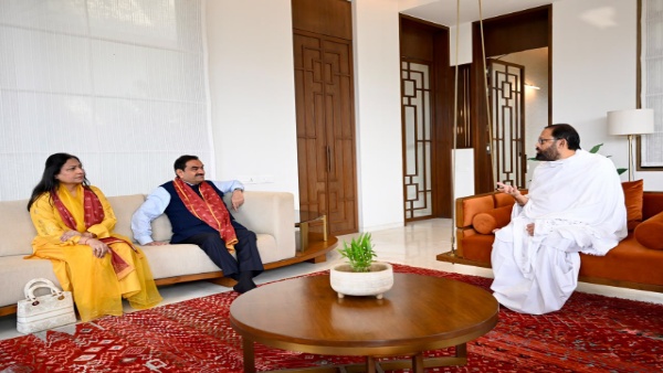 gautam-adani-dr-priti-adani-visit-shrimad-rajchandra-ashram-during-navratri