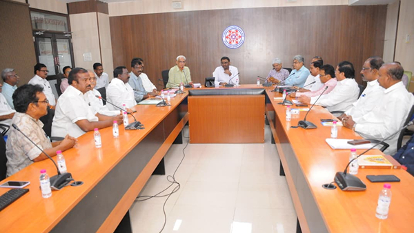 APSRTC-JAC Rejects Private Operation of 1 450 Electric Buses Talks With Management Fail