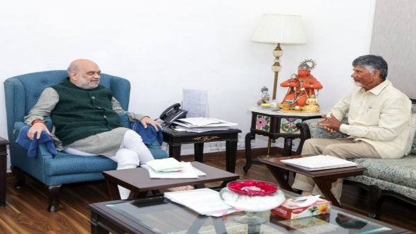 cm-chandrababu-naidu-calls-amit-shah-explains-damage-caused-by-arnab-cyclone cm-chandrababu-naidu-calls-amit-shah-explains-damage-caused-by-arnab-cyclone