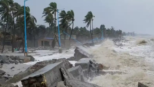 Cyclone in the Bay of Bengal set to intensify into a severe today and into a super cyclone by Oct 26 Cyclone in the Bay of Bengal set to intensify into a severe today and into a super cyclone by Oct 26