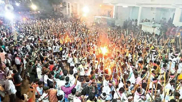Devaragattu bunny festival The stick-fighting ritual held at Devaragattu one dead 100 above injured Devaragattu bunny festival The stick-fighting ritual held at Devaragattu one dead 100 above injured
