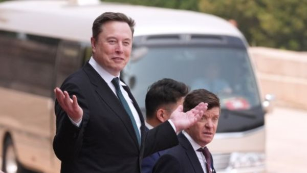 Elon Musk Attacks Indian Oligarchs Over Starlink Launch Delay Calls Blocked Internet Access a Crime Elon Musk Attacks Indian Oligarchs Over Starlink Launch Delay Calls Blocked Internet Access a Crime