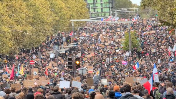 France Protests Over 400 000 Take to Streets Over Cost of Living as Police Clash with Crowds France Protests Over 400 000 Take to Streets Over Cost of Living as Police Clash with Crowds