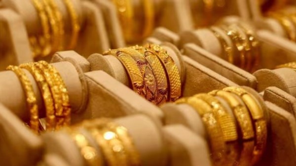 Gold Rate remain volatile as 24K 22K and 18K Yellow Metal and Silver Prices records trading higher