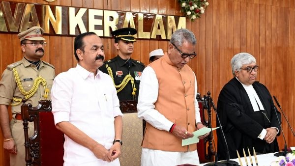 Keralam Governor Veg Only Kitchen Diktat Sparks Massive Political Row Between Ruling Congress And CPIM Keralam Governor Veg Only Kitchen Diktat Sparks Massive Political Row Between Ruling Congress And CPIM