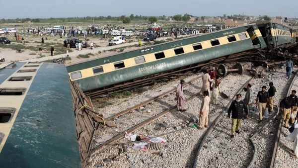 Pakistan train accident latest Horrific train accident in Pakistan Six dead 30 seriously injured