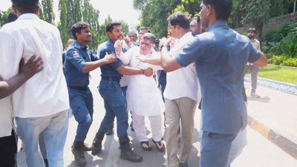 Fight for Voter Rights Minister Ponnam Prabhakar Calls for Otu Bachao - Desh Bachao Full Details Fight for Voter Rights Minister Ponnam Prabhakar Calls for Otu Bachao - Desh Bachao Full Details