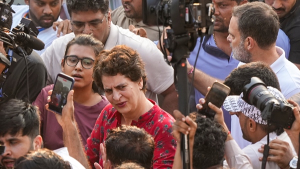 Police Stop Rahul Priyanka Gandhi s March Towards Supreme Court for CEC removal Police Stop Rahul Priyanka Gandhi s March Towards Supreme Court for CEC removal