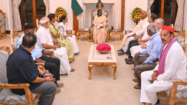Rahul Gandhi Prepares Supreme Court Move After INDIA Alliance Meets President Murmu Over Vote Theft Rahul Gandhi Prepares Supreme Court Move After INDIA Alliance Meets President Murmu Over Vote Theft