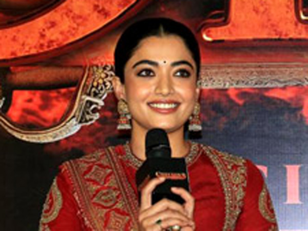 Rashmika National Crush Adopts the Name Annapurna Provides Huge Financial Aid to 400 Poor Families Rashmika National Crush Adopts the Name Annapurna Provides Huge Financial Aid to 400 Poor Families