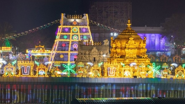 srivari-sevaks-have-been-urged-to-focus-entirely-on-rendering-services-to-devotees-and-refrain-reels srivari-sevaks-have-been-urged-to-focus-entirely-on-rendering-services-to-devotees-and-refrain-reels