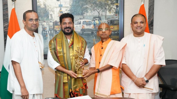 Telangana School Breakfast Scheme CM Revanth Reddy Orders Central Kitchen Launch by Dec 9 Details