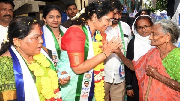varudu-kalyani-gives-tough-fight-to-tdp-in-visakhapatnam-mayor-race-lags-on-social-media varudu-kalyani-gives-tough-fight-to-tdp-in-visakhapatnam-mayor-race-lags-on-social-media
