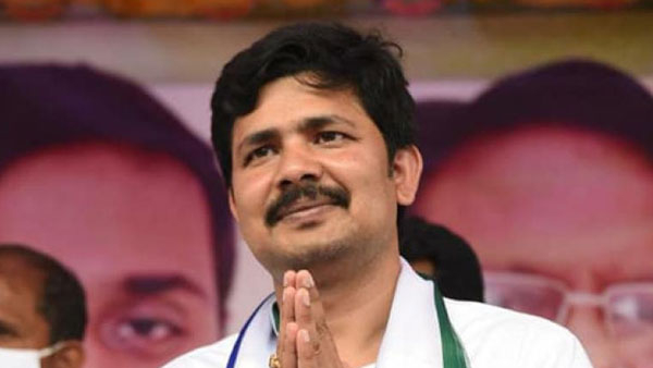 ysrcp-mp-gurumoorthy-complains-to-centre-president-against-police-officers-here-the-details