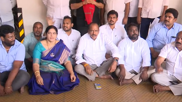 YSRCP Leaders Protest Outside AP SEC Office After Failing to Secure Appointment Over Local Polls