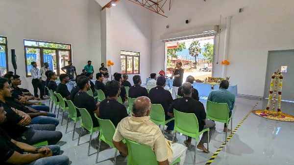 Zoho Cancels Annual Pay Hikes as AI Costs Rise Sridhar Vembu Apologises to Employees Zoho Cancels Annual Pay Hikes as AI Costs Rise Sridhar Vembu Apologises to Employees