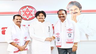 పవన్ లో సడన్ ఛేంజ్ వెనుక- మారుతున్న లెక్కలు.!!