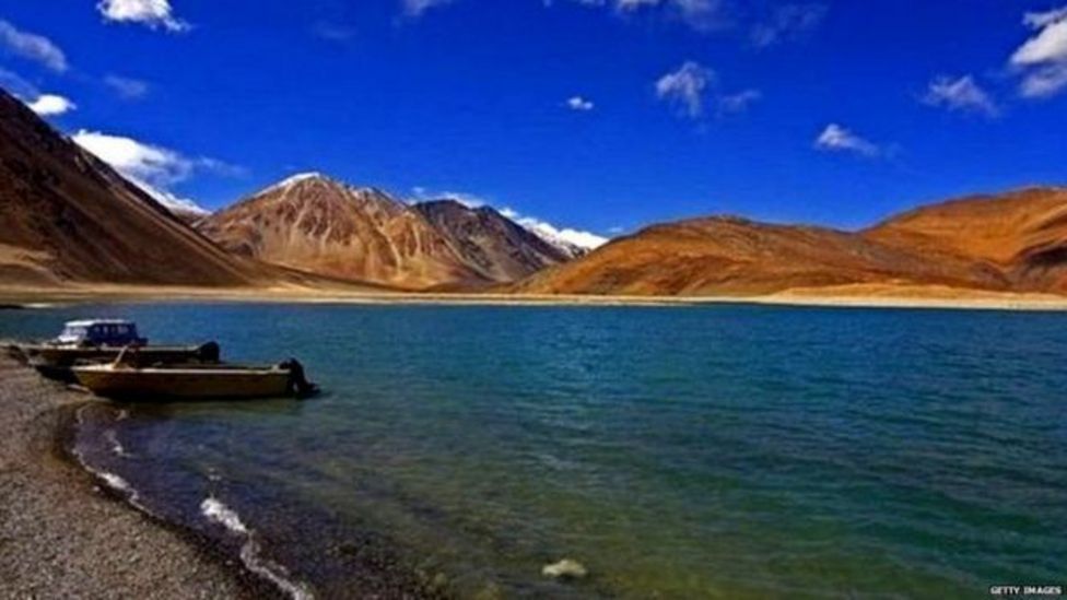 భారత్-చైనా:లద్ధాఖ్లోని ప్యాంగాంగ్ సరస్సు భారత్-చైనా:లద్ధాఖ్లోని ప్యాంగాంగ్ సరస్సు