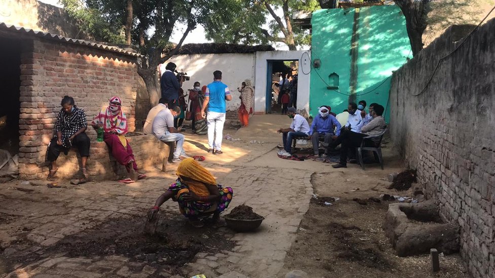 హాథ్‌రస్‌ అత్యాచారం కేసు బాధితురాలి ఇల్లు