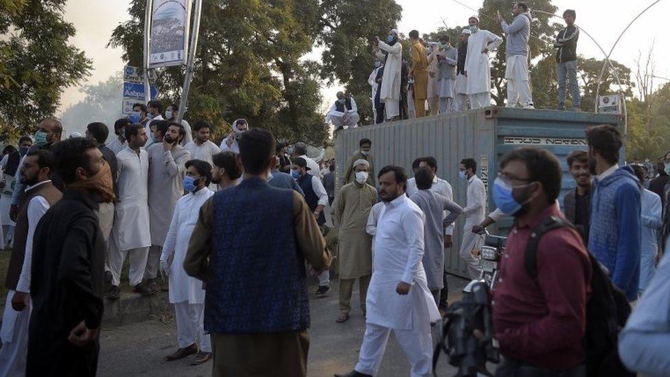 పాకిస్తాన్‌లో ఫ్రాన్స్ వ్యతిరేక ప్రదర్శనలు