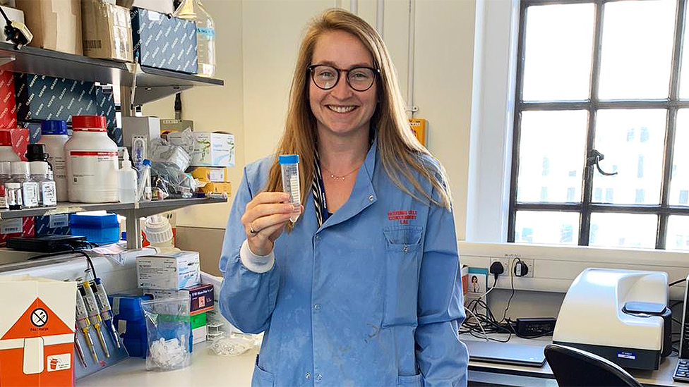 డాక్టర్ అన్నా బ్లాక్నీ డాక్టర్ అన్నా బ్లాక్నీ