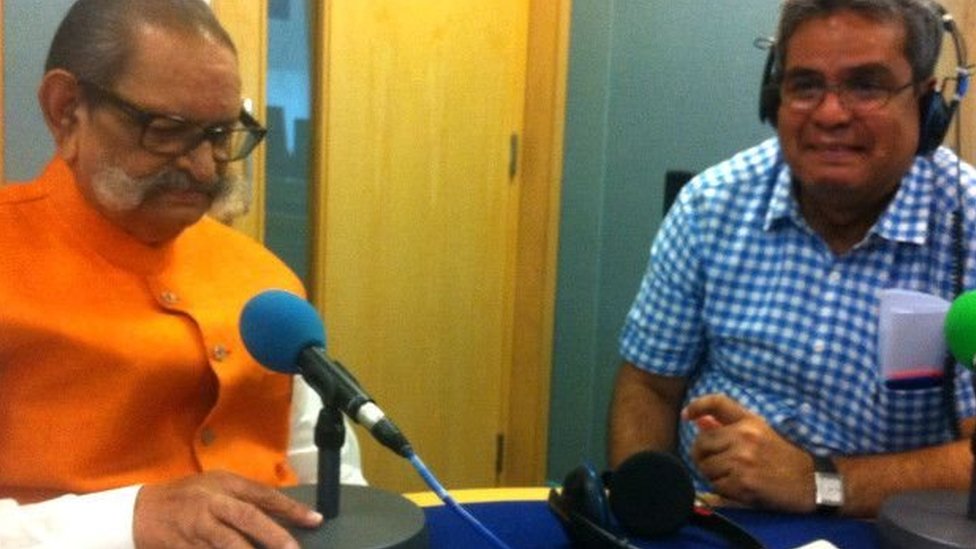 రేహాన్ ఫజల్‌తో వాజ్‌పేయి సహాయకుడు శివ్ కుమార్