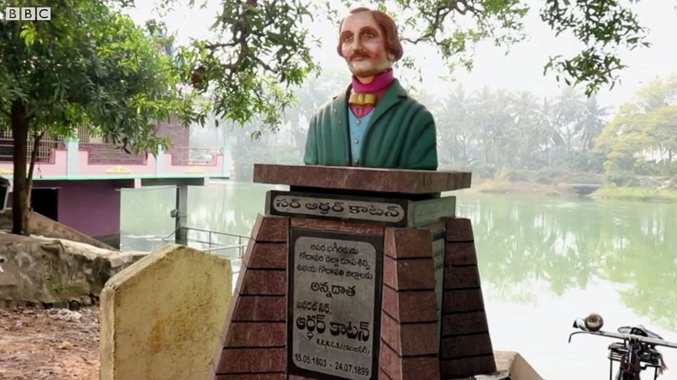 సర్ ఆర్థర్ కాటన్ విగ్రహం