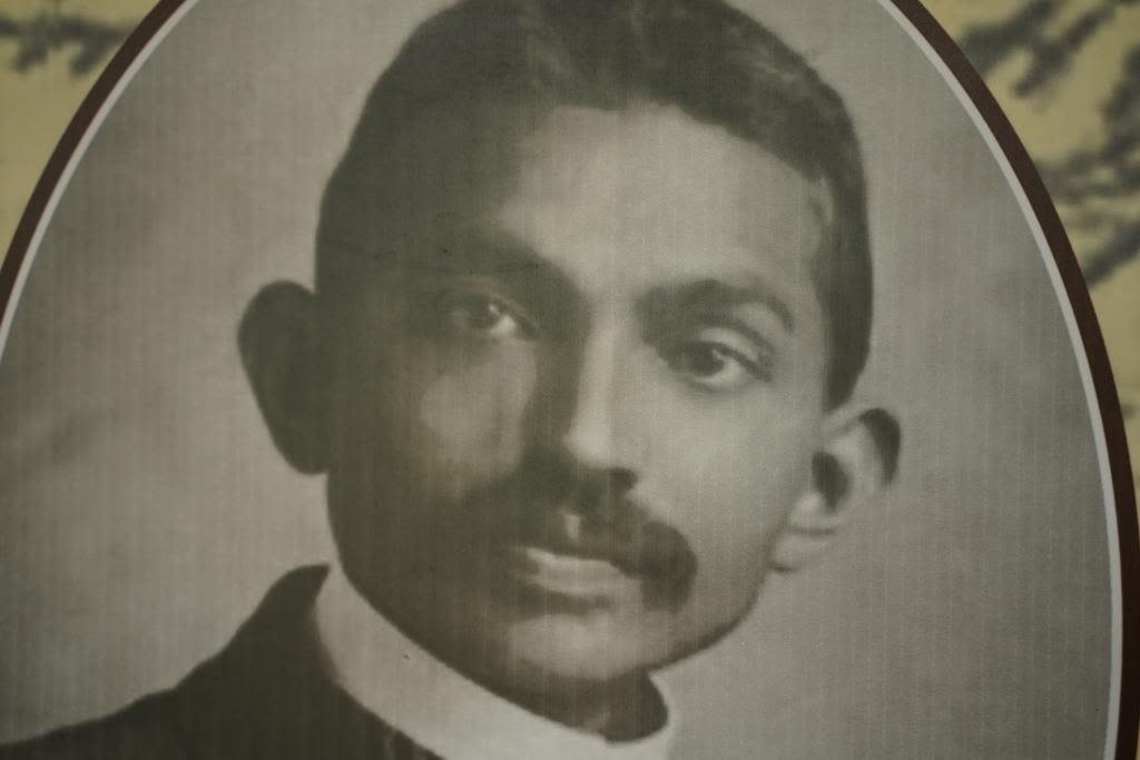 గాంధీ గాంధీ