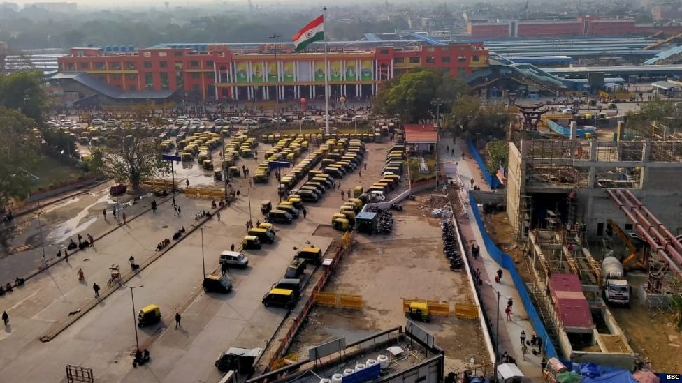 ప్రస్తుతం దిల్లీ రైల్వే స్టేషన్ ప్రస్తుతం దిల్లీ రైల్వే స్టేషన్