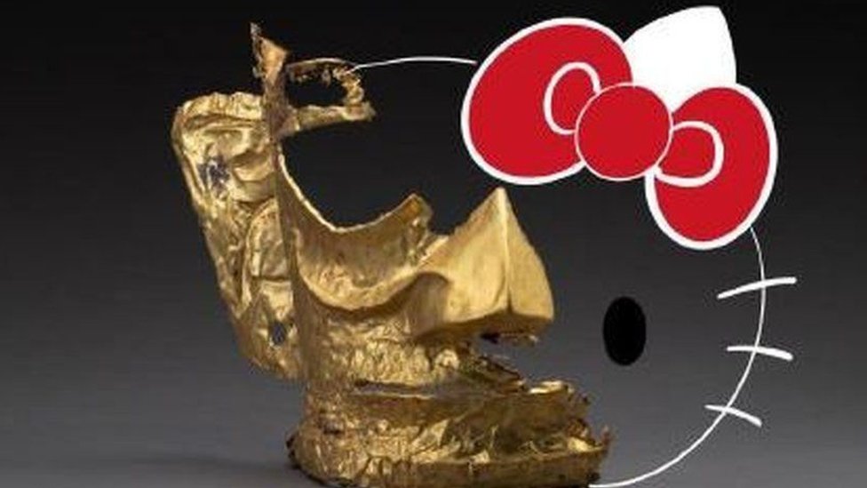 బంగారపు మాస్క్‌తో హలో కిట్టీ