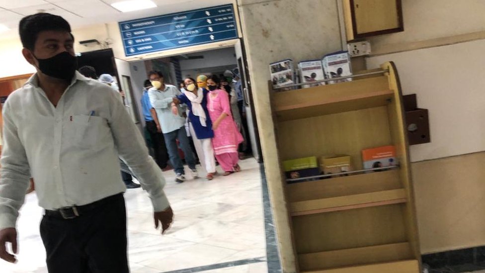 దిల్లీ ఆస్పత్రుల దుస్థితి దిల్లీ ఆస్పత్రుల దుస్థితి