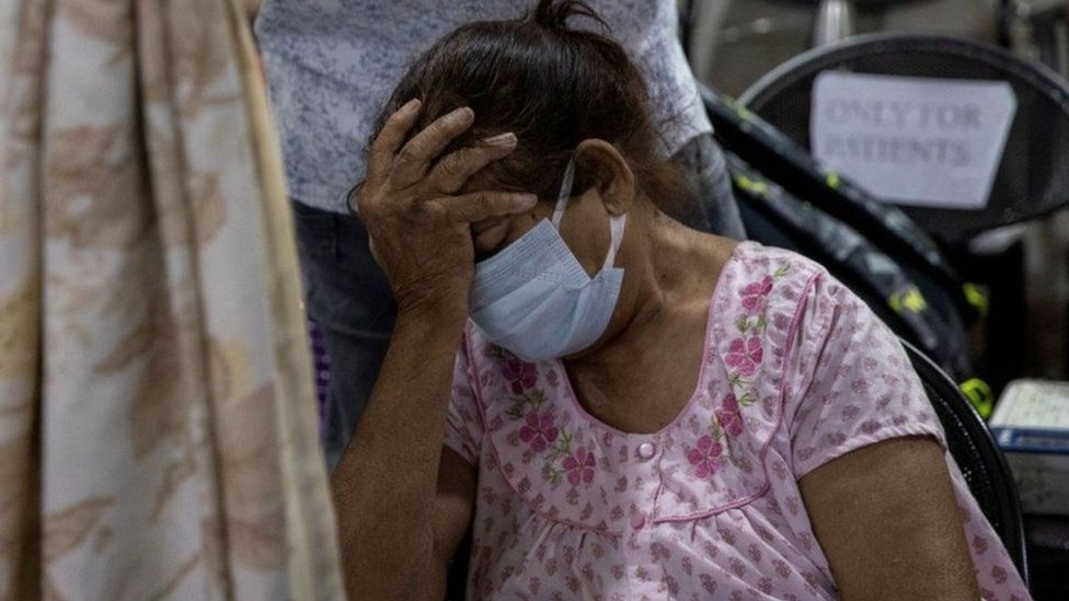 రోగులకు ఆసుపత్రుల్లో బెడ్ దొరకడం, ఆక్సిజన్ ఉన్న బెడ్ దొరకడం ఒక సవాలుగా మారింది