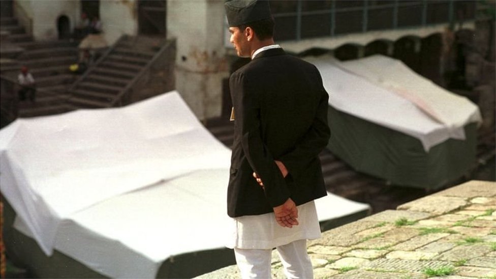 ఆర్యఘాట్‌లో అంత్యక్రియలు