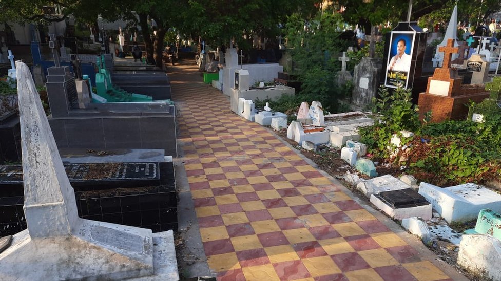 క్రైస్తవ సమాధులు క్రైస్తవ సమాధులు