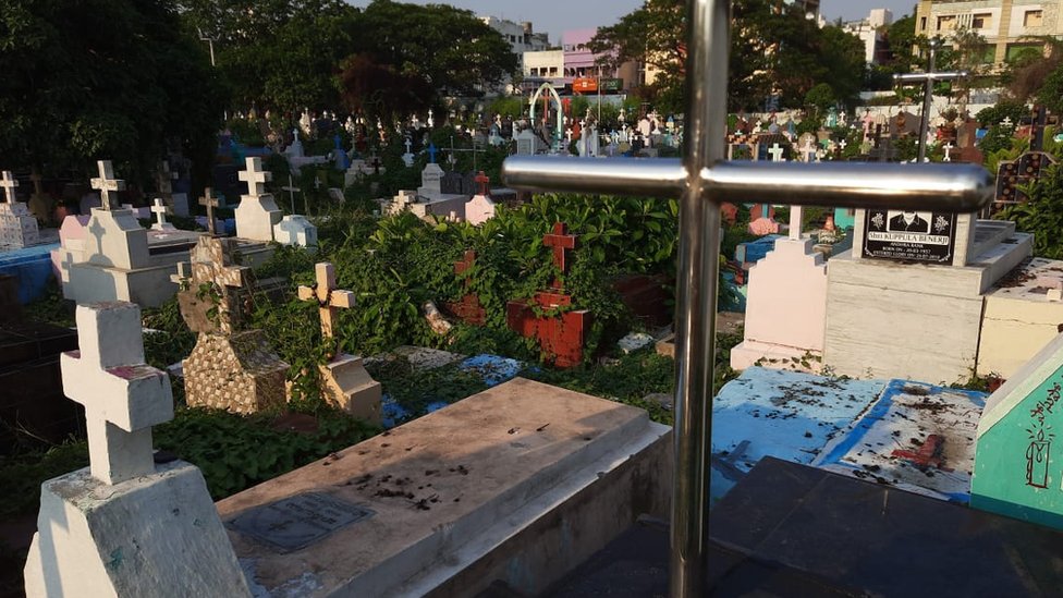 క్రైస్తవ సమాధులు క్రైస్తవ సమాధులు