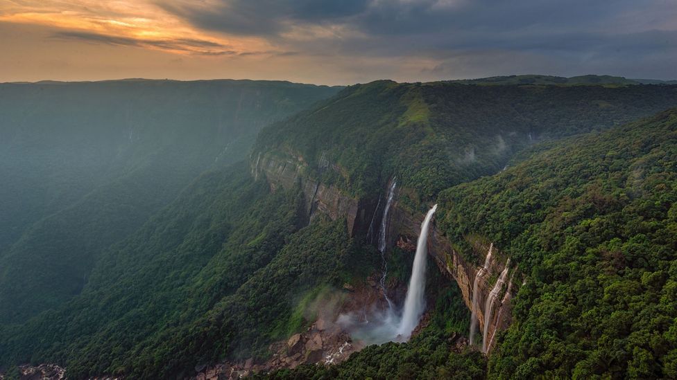 సోహ్రా జలపాతాలు సోహ్రా జలపాతాలు