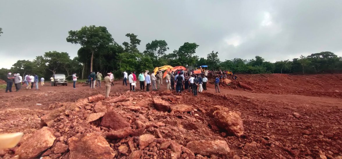 లేటరైట్ తవ్వకాలు జరుగుతున్న ప్రాంతంలో ఎన్జీటీ బృందం